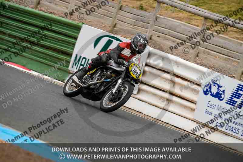 Vintage motorcycle club;eventdigitalimages;mallory park;mallory park trackday photographs;no limits trackdays;peter wileman photography;trackday digital images;trackday photos;vmcc festival 1000 bikes photographs